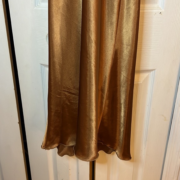 Brown beautiful fall satin long dress. Beautiful for the fall time. Wore once/ - Picture 4 of 4